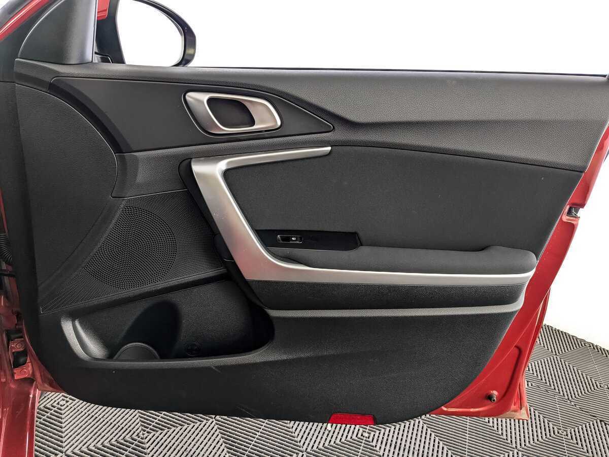 Купить Kia Ceed с пробегом. Фото: #20