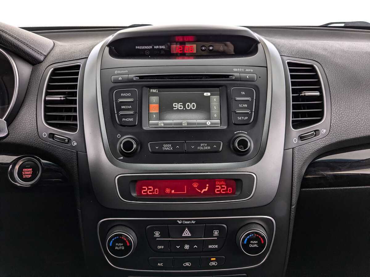 Купить Kia Sorento с пробегом. Фото: #12