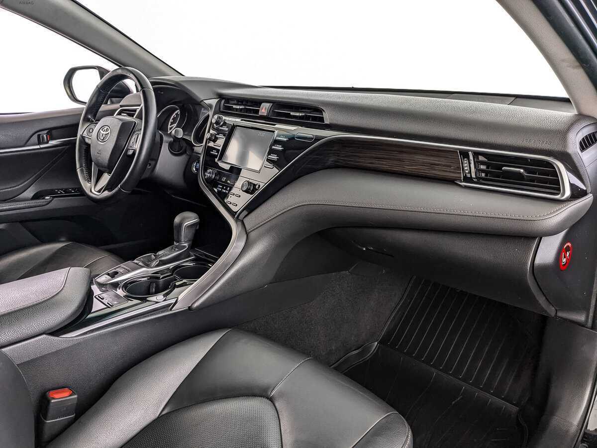 Купить Toyota Camry с пробегом. Фото: #8