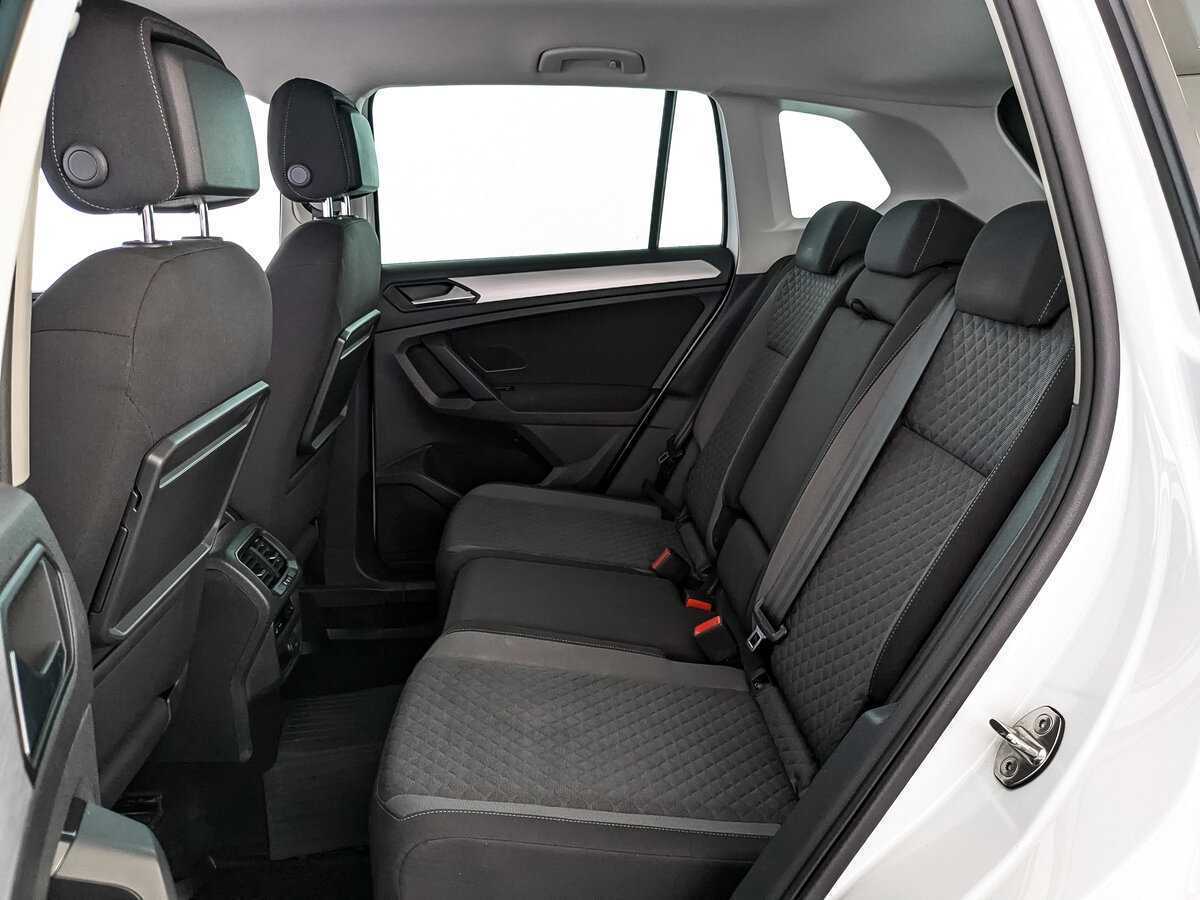 Купить Volkswagen Tiguan с пробегом. Фото: #13