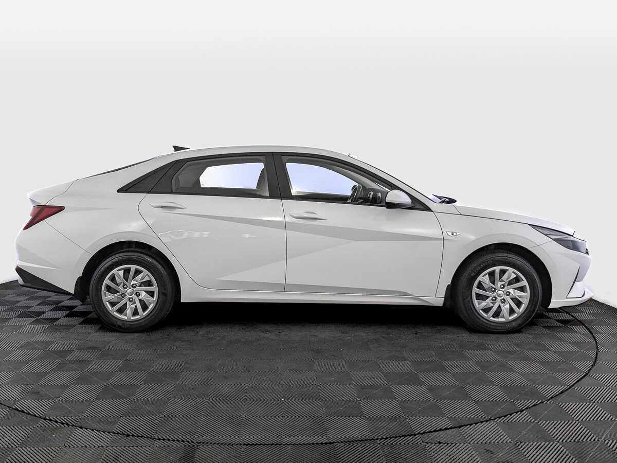 Купить Hyundai Elantra с пробегом. Фото: #3