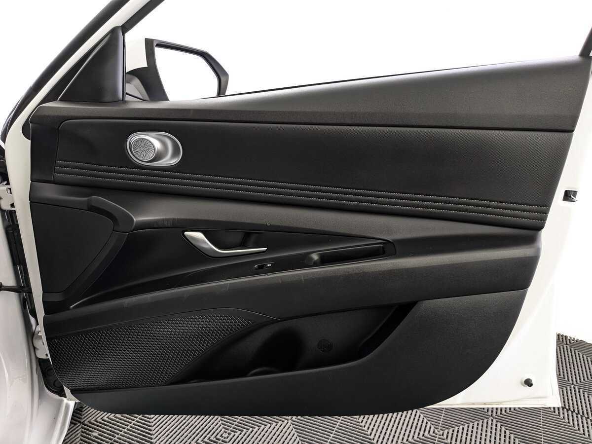 Купить Hyundai Elantra с пробегом. Фото: #20