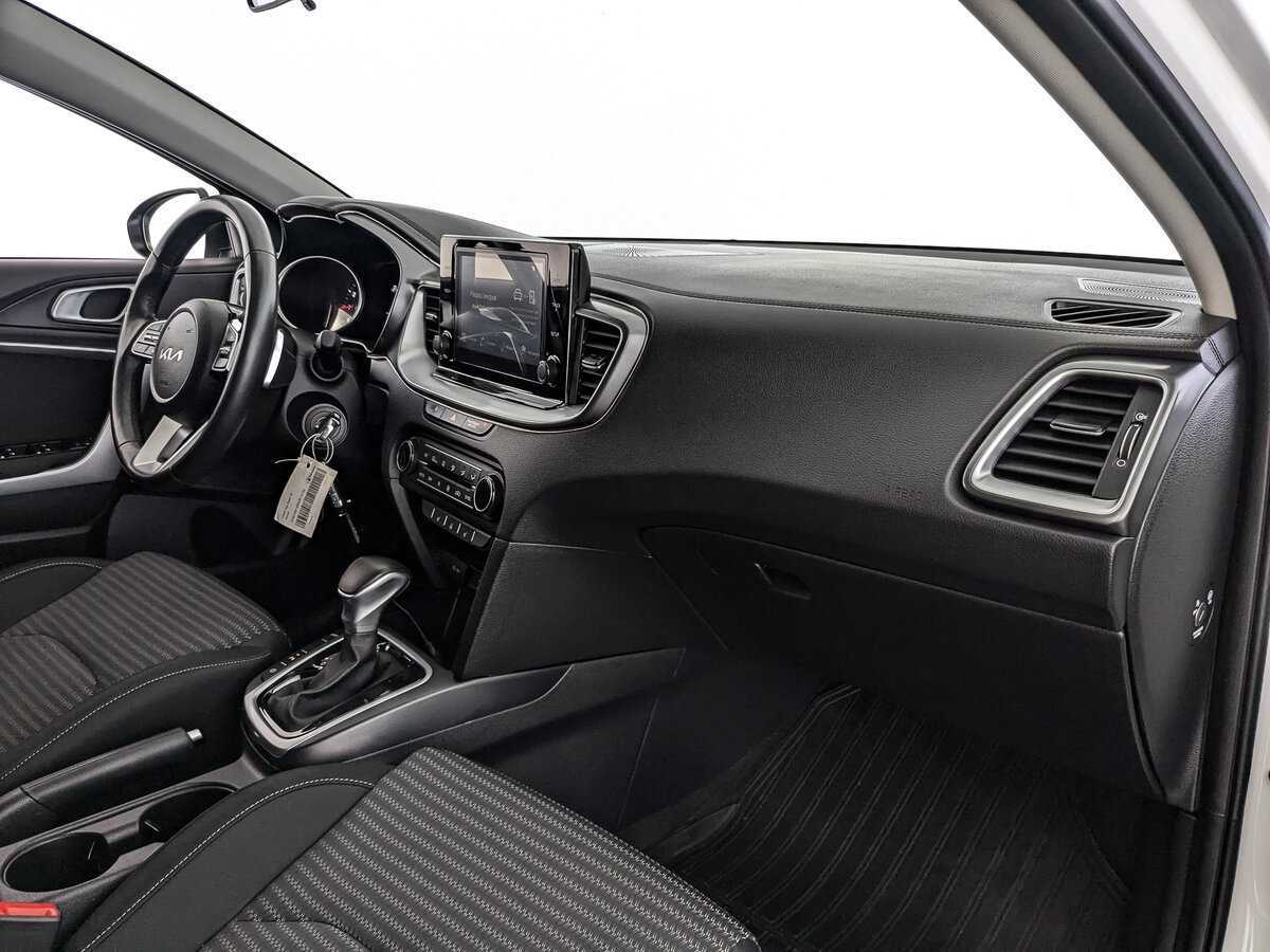 Купить Kia Ceed с пробегом. Фото: #8