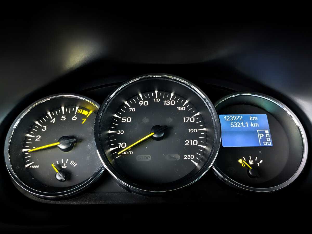 Купить Renault Fluence с пробегом. Фото: #10