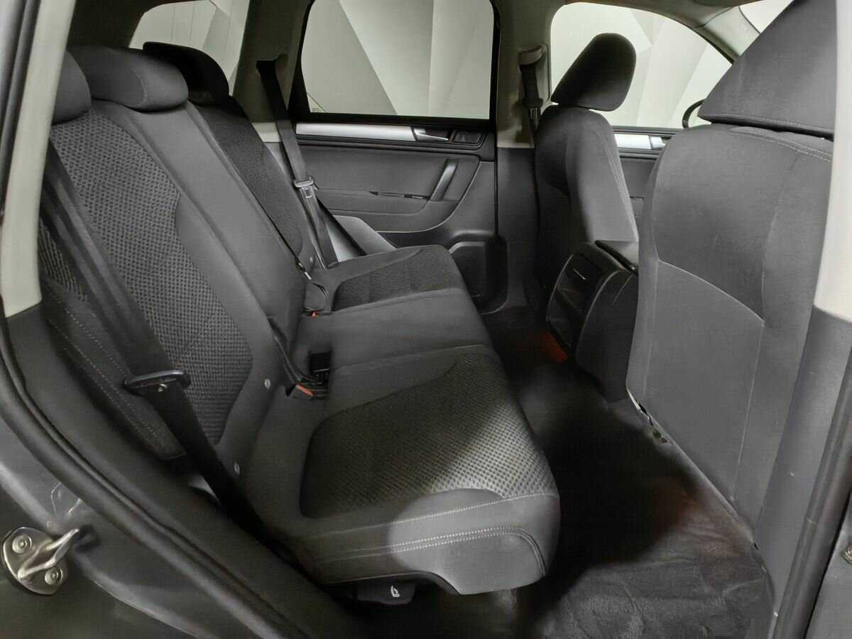 Купить Volkswagen Touareg с пробегом. Фото: #10