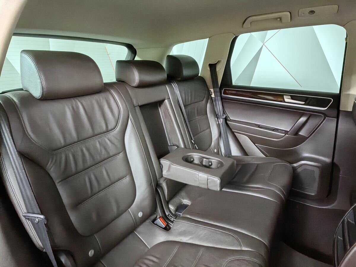 Купить Volkswagen Touareg с пробегом. Фото: #11