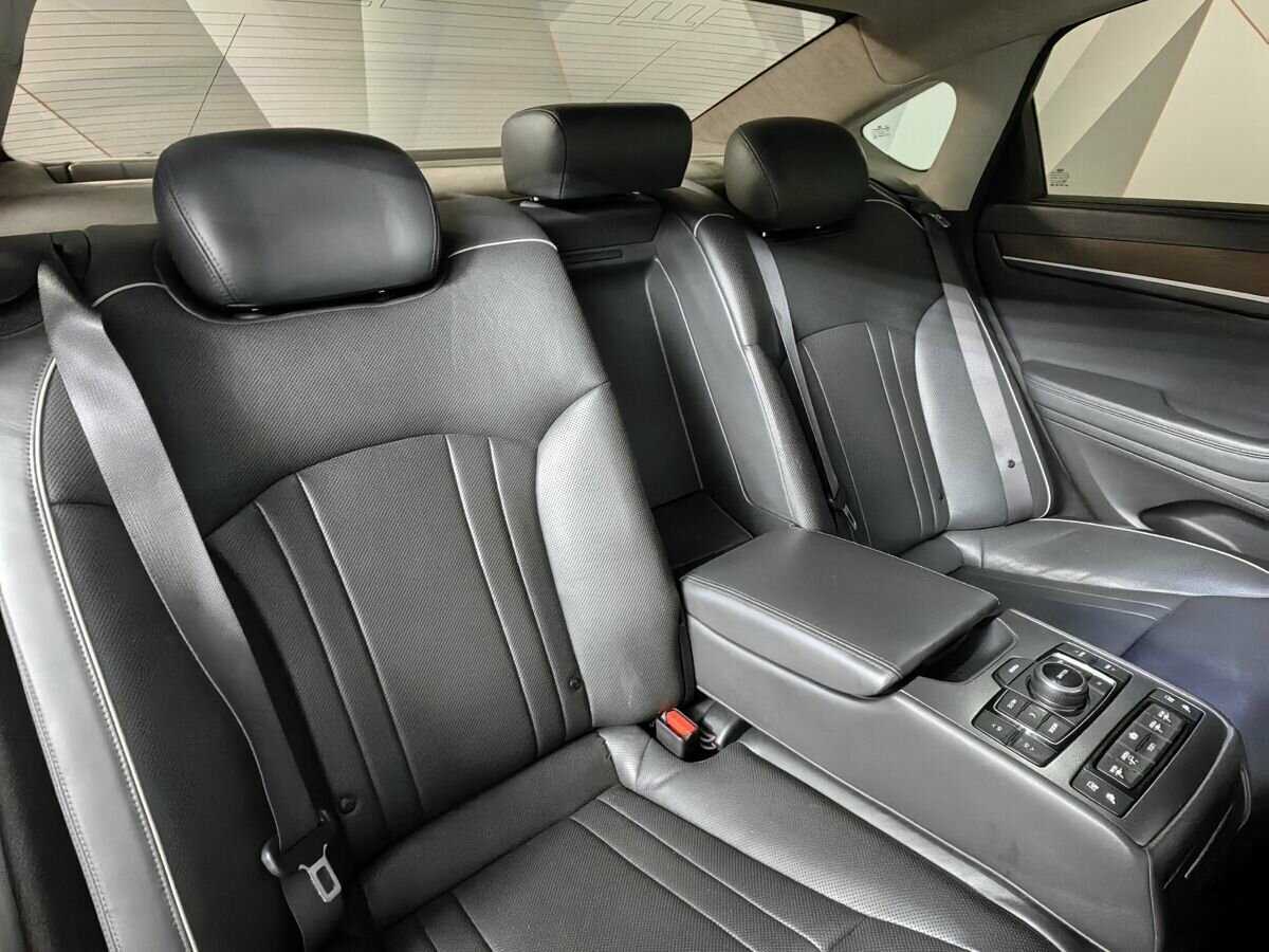 Купить Hyundai Genesis с пробегом. Фото: #12