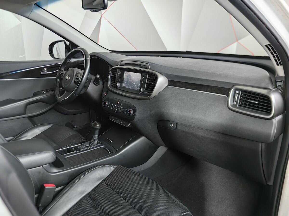 Купить Kia Sorento с пробегом. Фото: #8