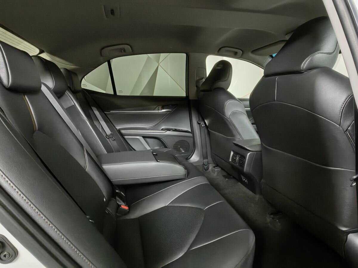 Купить Toyota Camry с пробегом. Фото: #11
