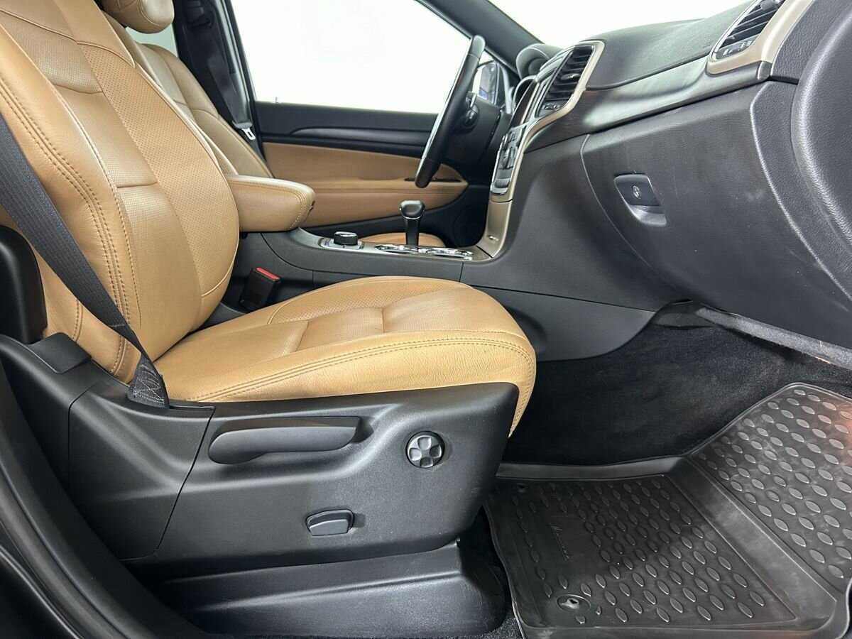 Купить Jeep Grand Cherokee с пробегом. Фото: #13