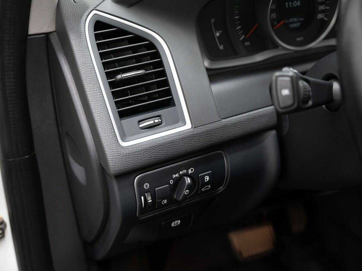 Купить Volvo XC60 с пробегом. Фото: #18