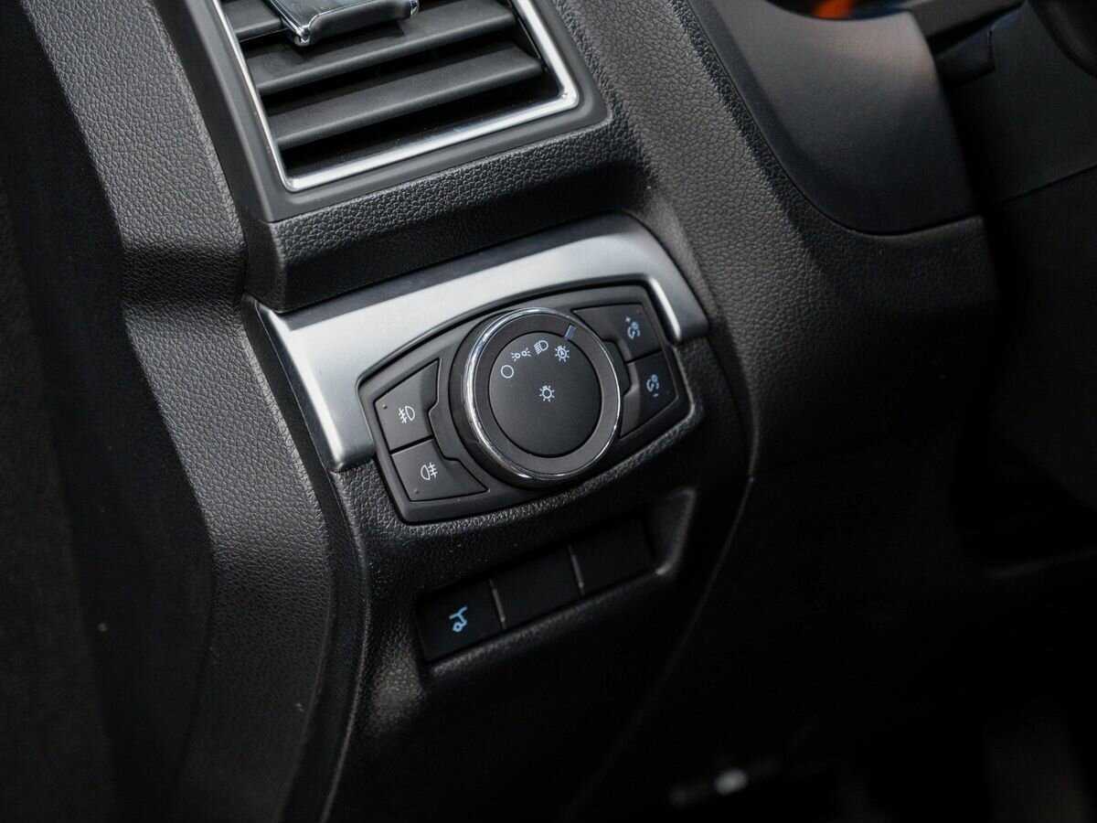 Купить Ford Explorer с пробегом. Фото: #15