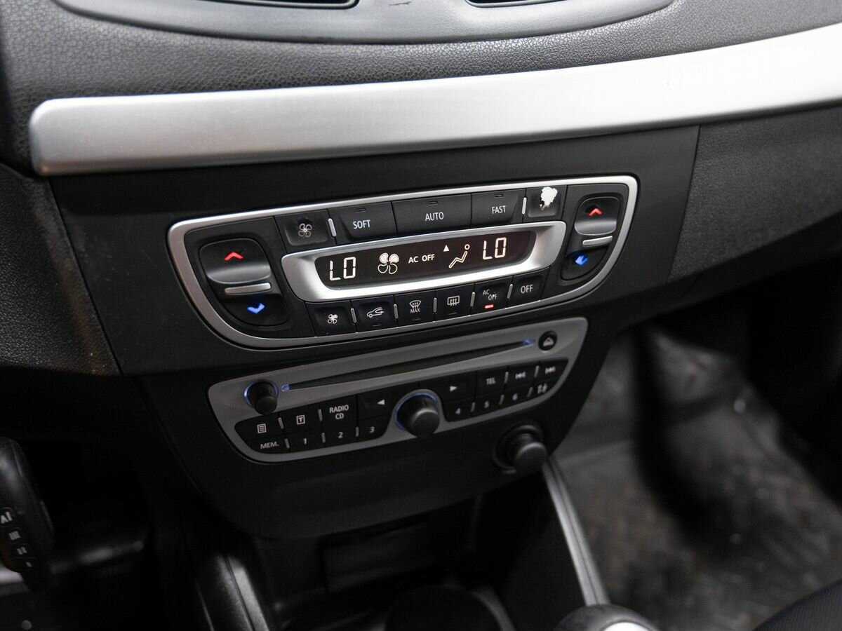 Купить Renault Fluence с пробегом. Фото: #17