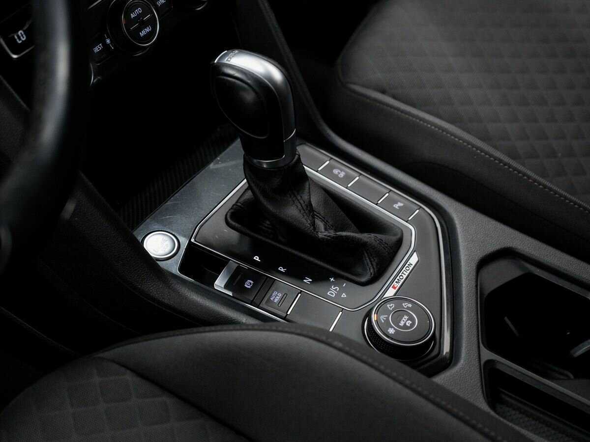 Купить Volkswagen Tiguan с пробегом. Фото: #19