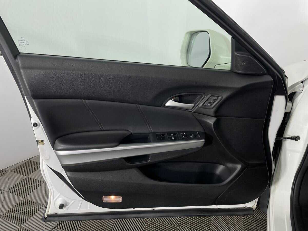 Купить Honda Crosstour с пробегом. Фото: #7