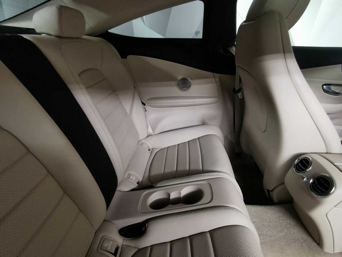 Купить Mercedes-Benz C-Класс с пробегом. Фото: #11