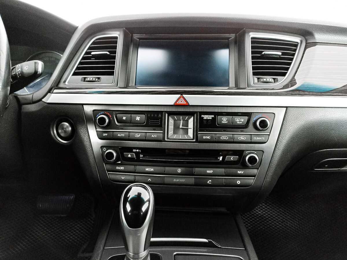 Купить Hyundai Genesis с пробегом. Фото: #12