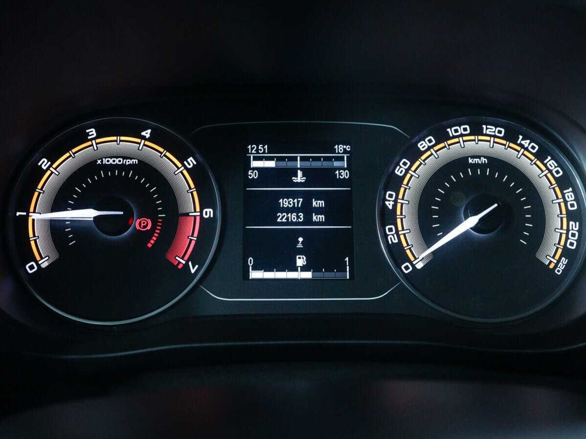 Купить Lada (ВАЗ) Vesta с пробегом. Фото: #8