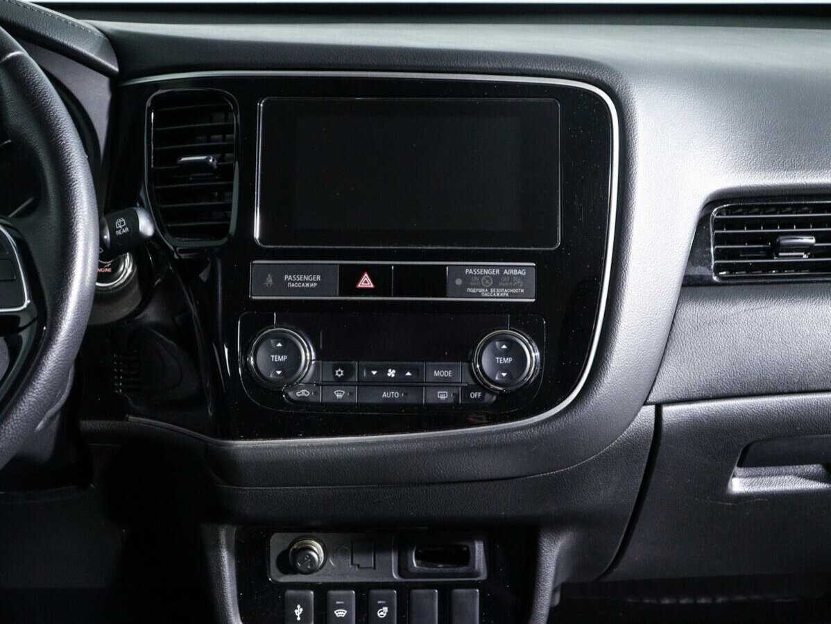 Купить Mitsubishi Outlander с пробегом. Фото: #12