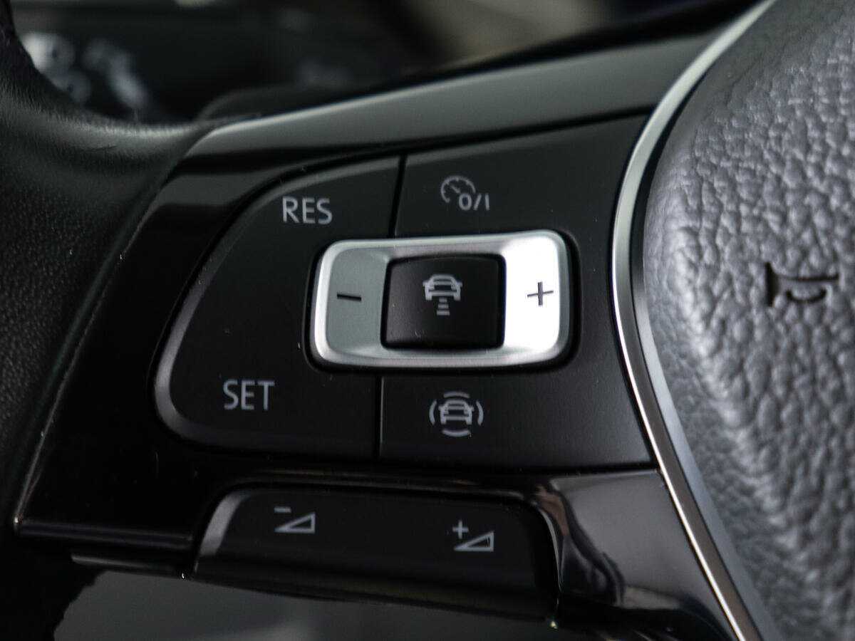 Купить Volkswagen Tiguan с пробегом. Фото: #20