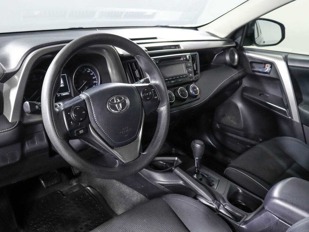 Купить Toyota RAV4 с пробегом. Фото: #13