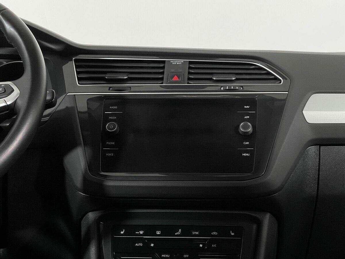 Купить Volkswagen Tiguan с пробегом. Фото: #11