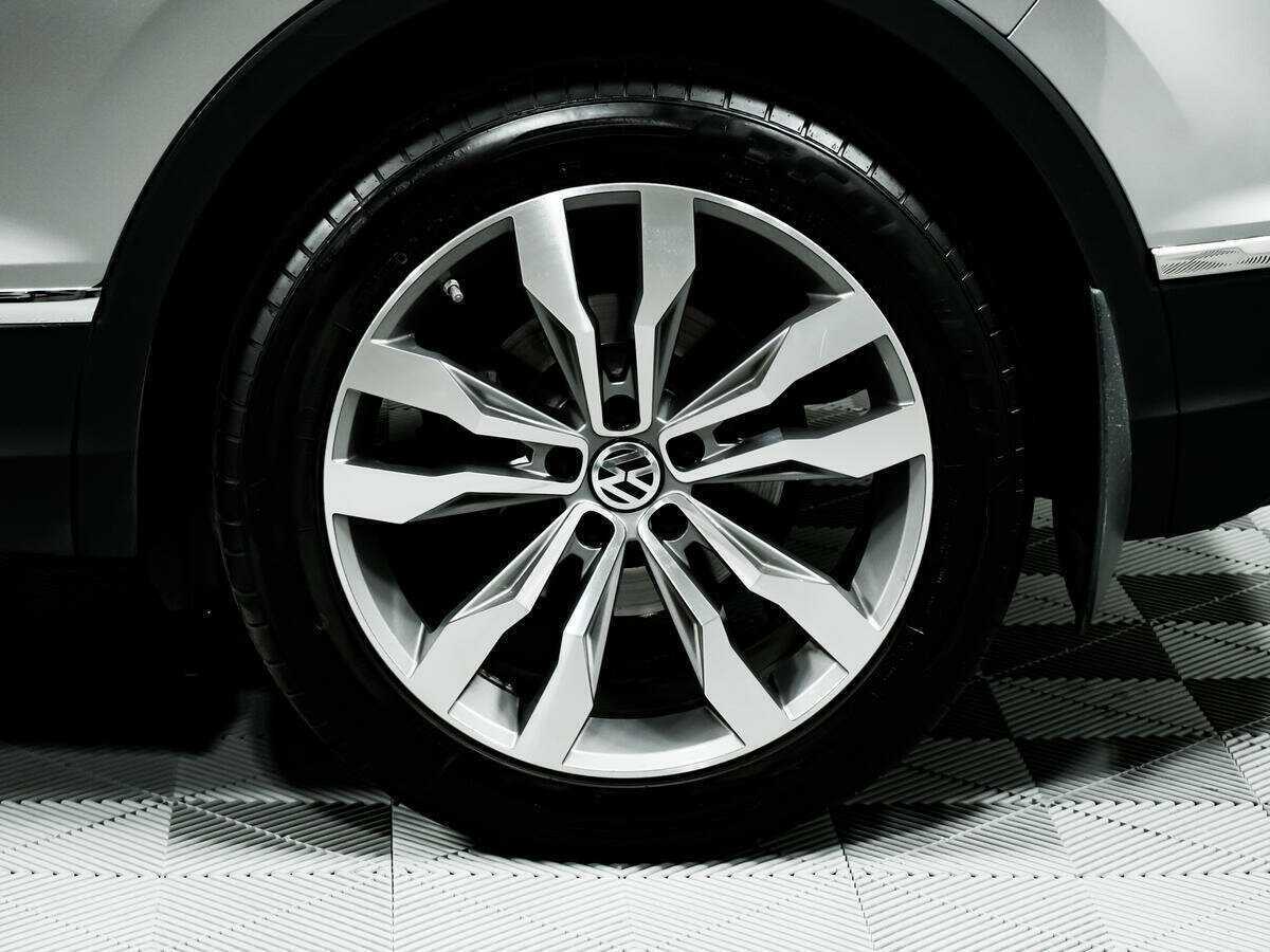 Купить Volkswagen Tiguan с пробегом. Фото: #13