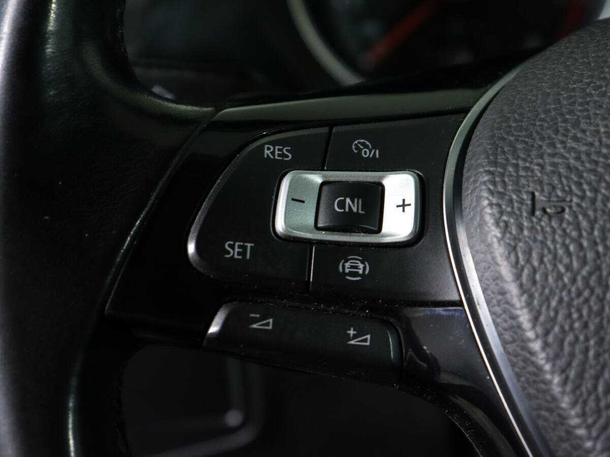 Купить Volkswagen Tiguan с пробегом. Фото: #18