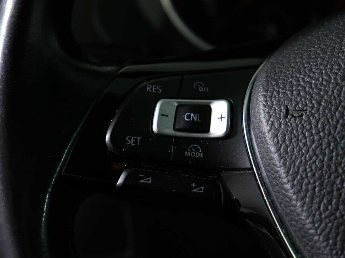 Купить Volkswagen Tiguan с пробегом. Фото: #18