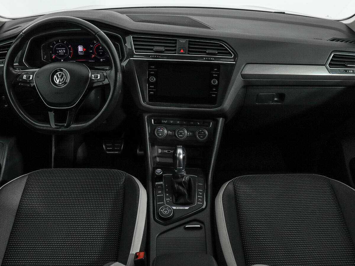 Купить Volkswagen Tiguan с пробегом. Фото: #14