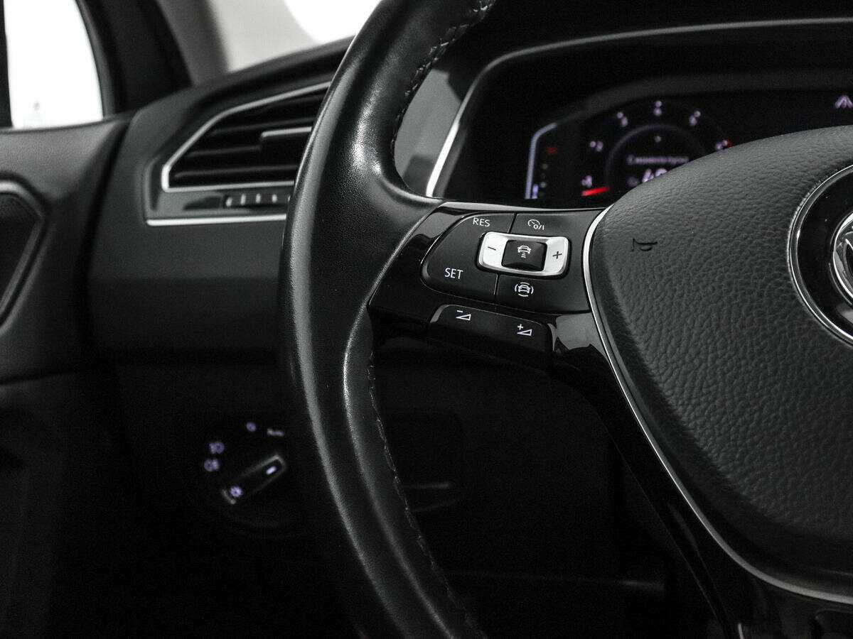 Купить Volkswagen Tiguan с пробегом. Фото: #17