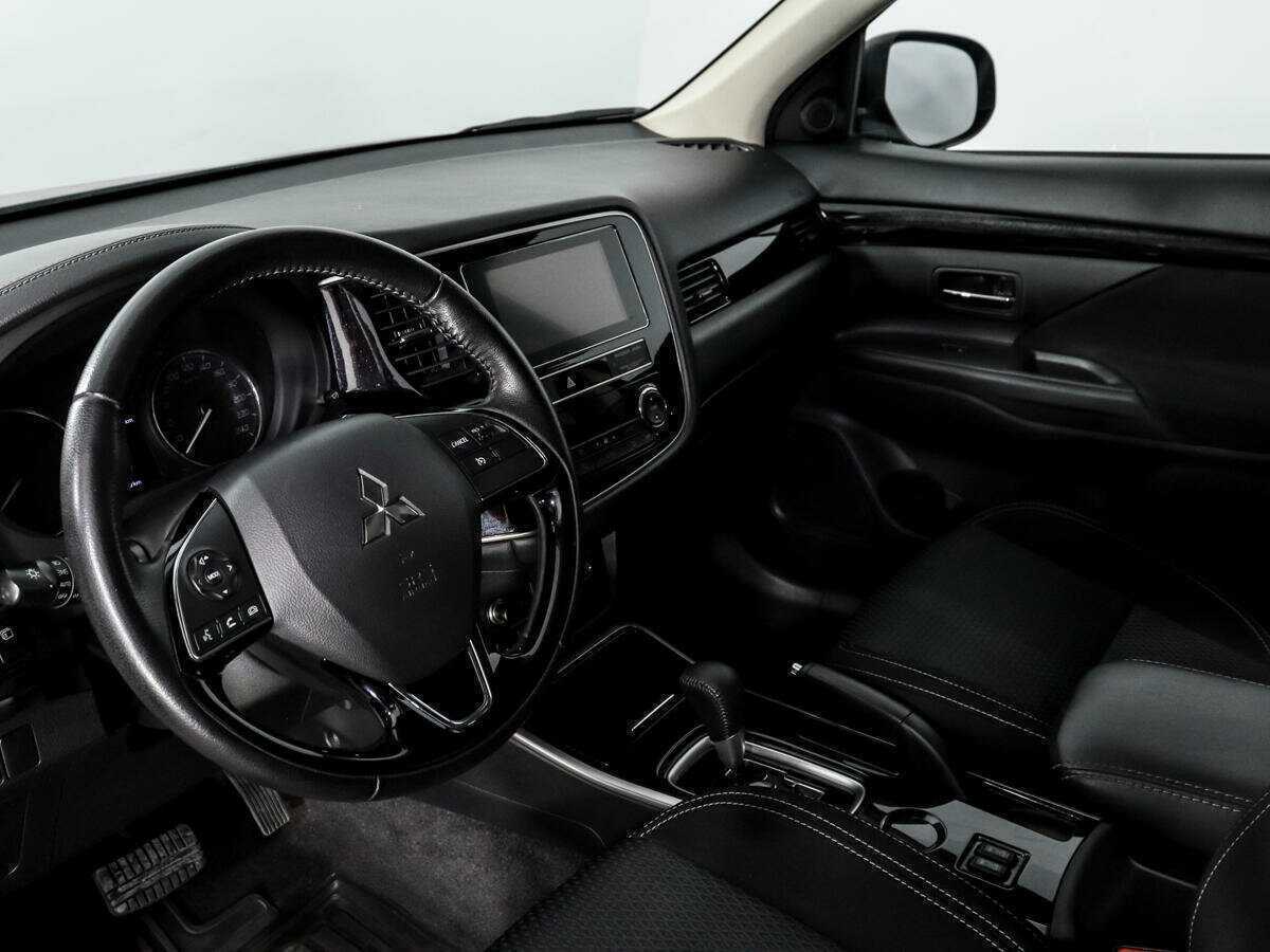 Купить Mitsubishi Outlander с пробегом. Фото: #8