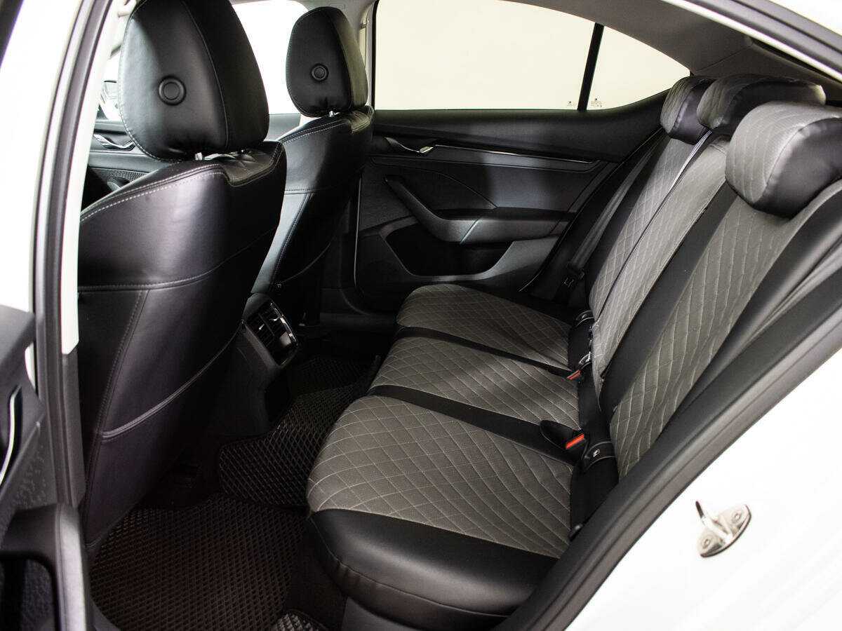 Купить Skoda Octavia с пробегом. Фото: #9