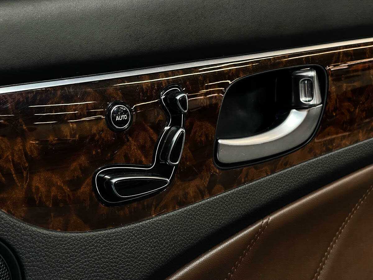 Купить Hyundai Equus с пробегом. Фото: #17