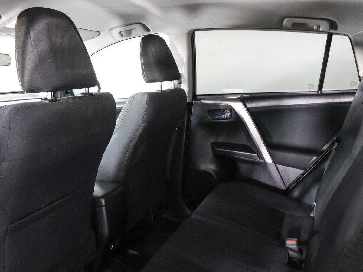 Купить Toyota RAV4 с пробегом. Фото: #7