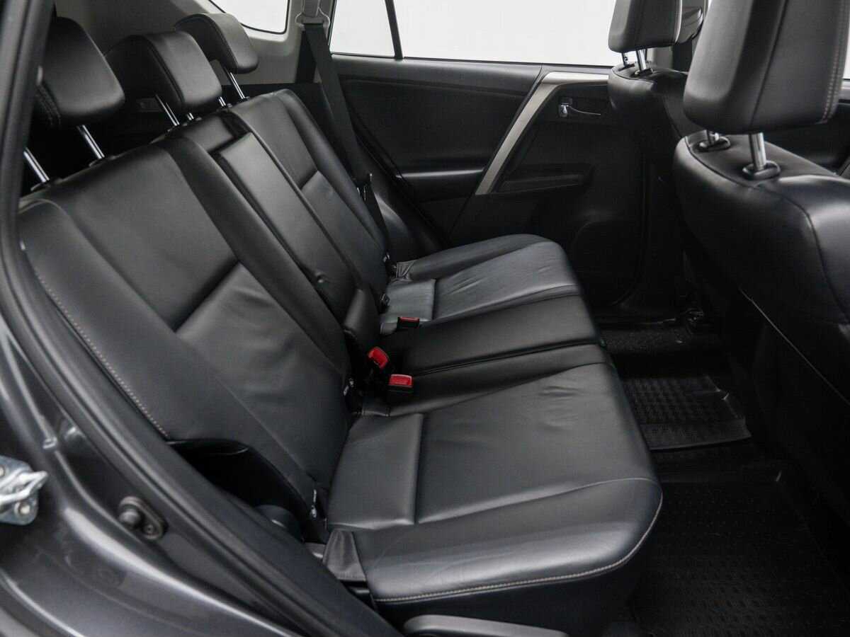 Купить Toyota RAV4 с пробегом. Фото: #9