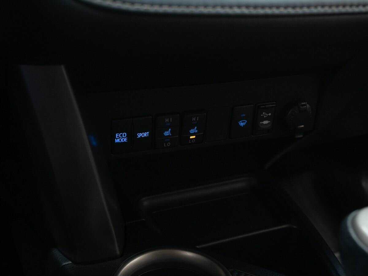 Купить Toyota RAV4 с пробегом. Фото: #16