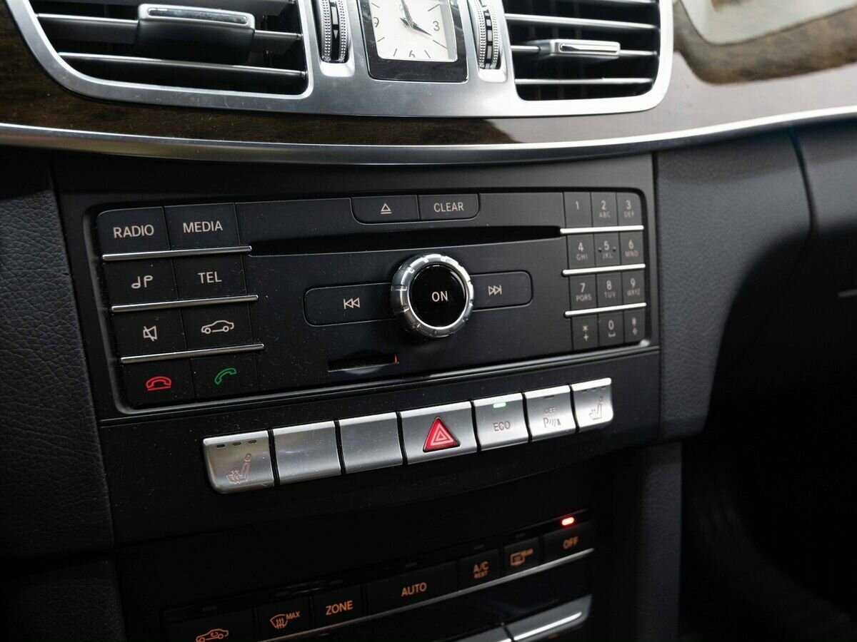 Купить Mercedes-Benz E-Класс с пробегом. Фото: #23