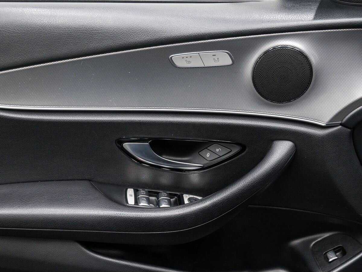 Купить Mercedes-Benz E-Класс с пробегом. Фото: #13