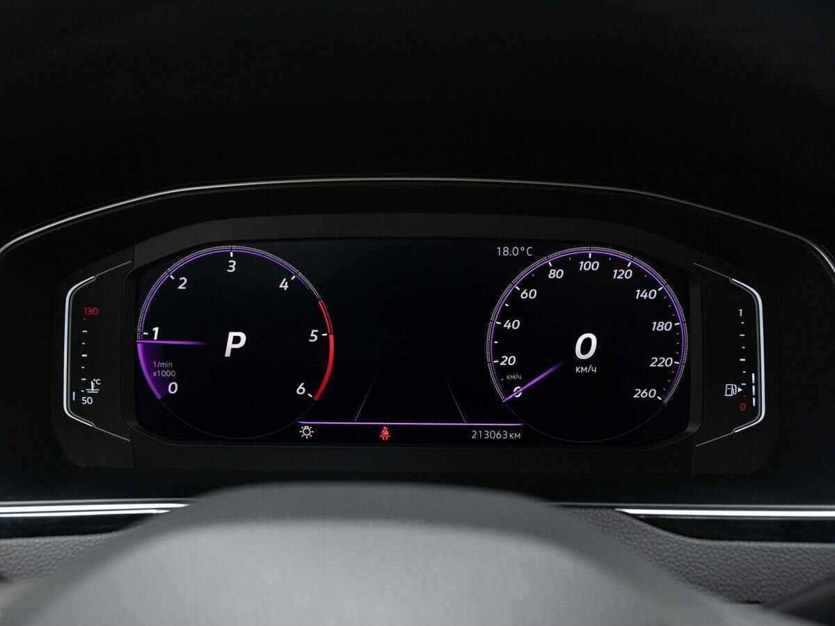 Купить Volkswagen Passat с пробегом. Фото: #17