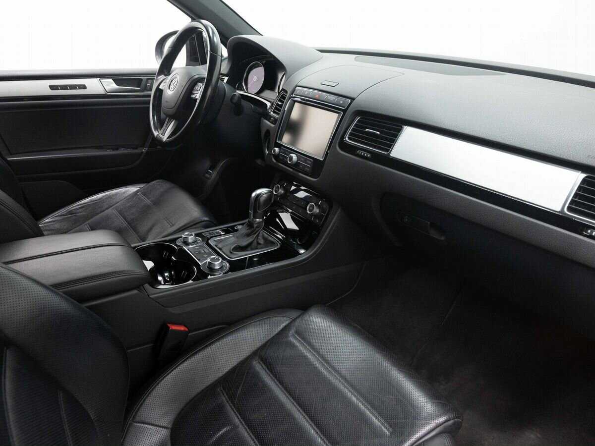 Купить Volkswagen Touareg с пробегом. Фото: #10