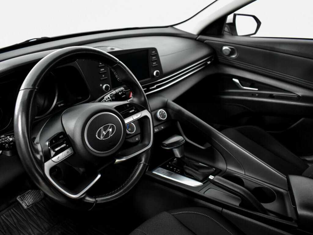 Купить Hyundai Elantra с пробегом. Фото: #5