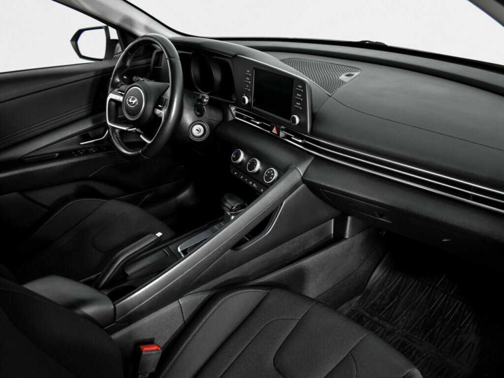Купить Hyundai Elantra с пробегом. Фото: #8