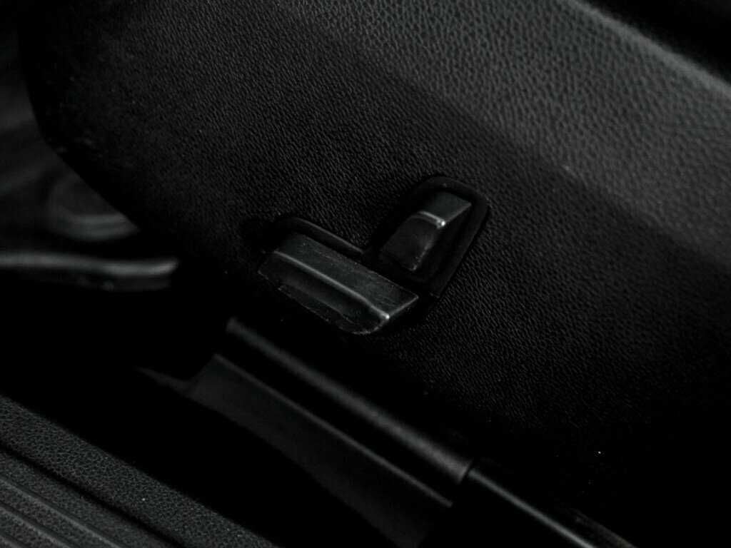 Купить Mercedes-Benz E-Класс с пробегом. Фото: #9