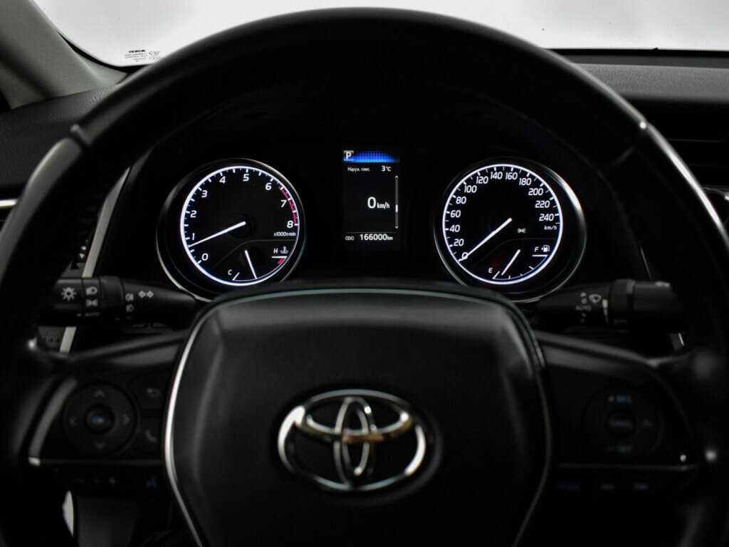 Купить Toyota Camry с пробегом. Фото: #18