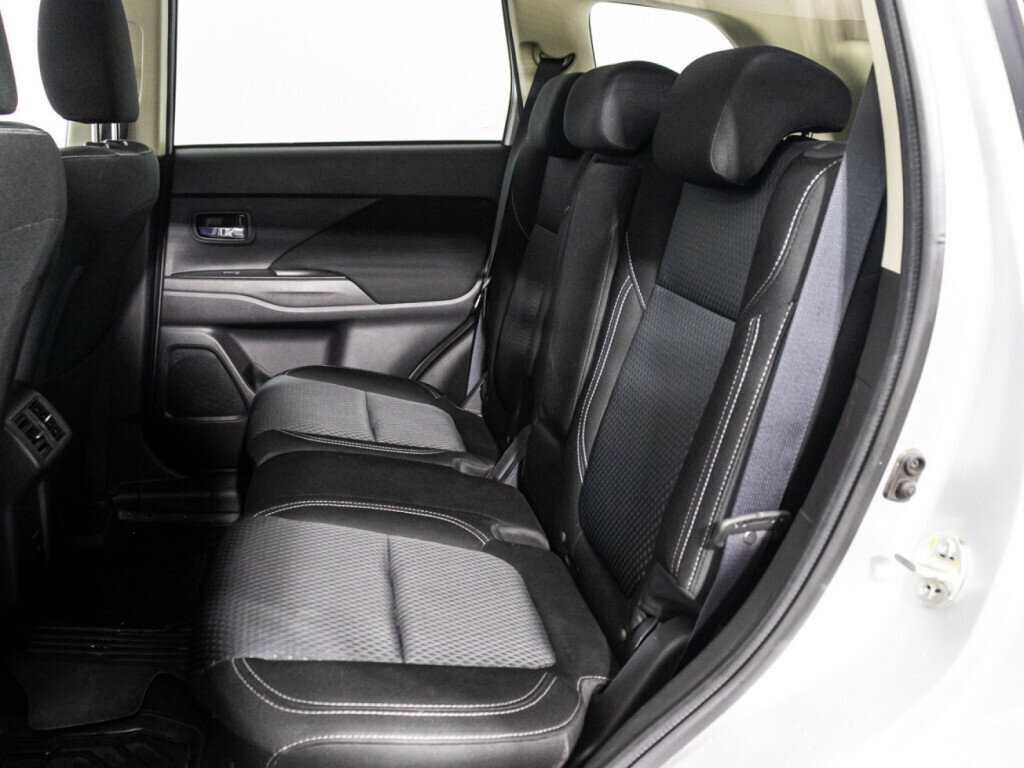 Купить Mitsubishi Outlander с пробегом. Фото: #9