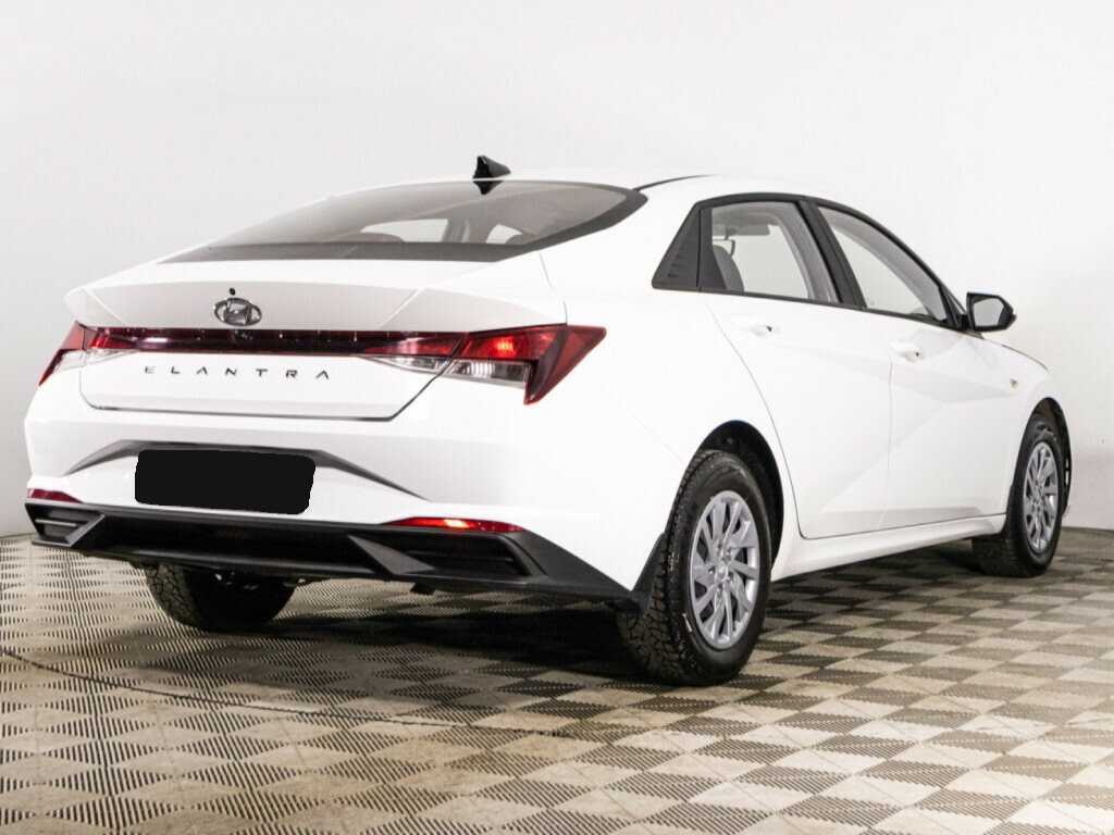 Купить Hyundai Elantra с пробегом. Фото: #4