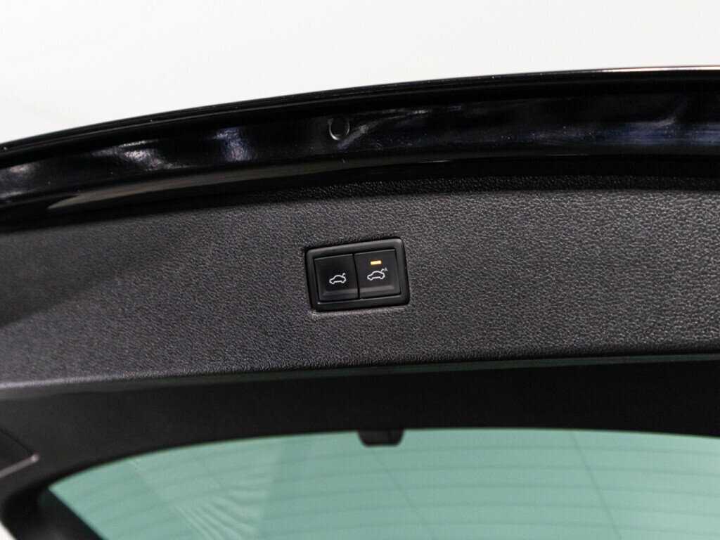 Купить Volkswagen Tiguan с пробегом. Фото: #15