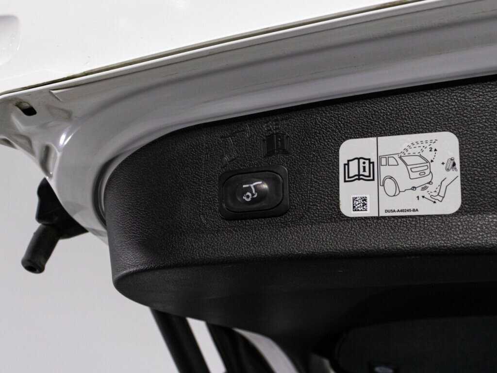 Купить Ford Kuga с пробегом. Фото: #15