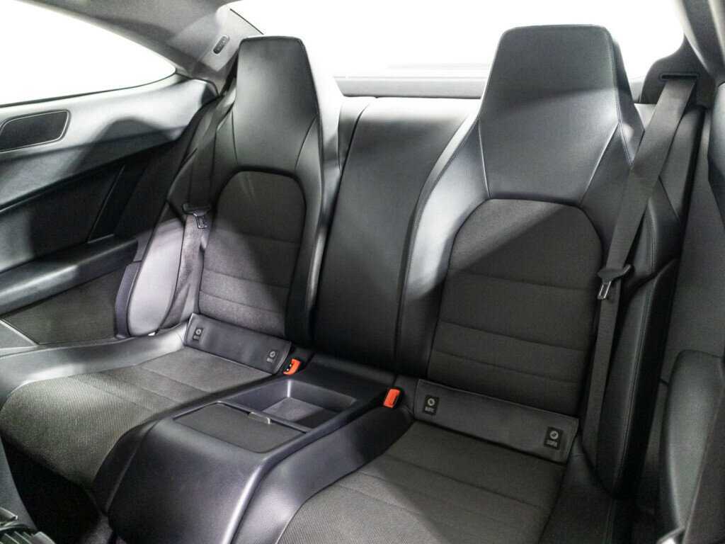 Купить Mercedes-Benz C-Класс с пробегом. Фото: #9